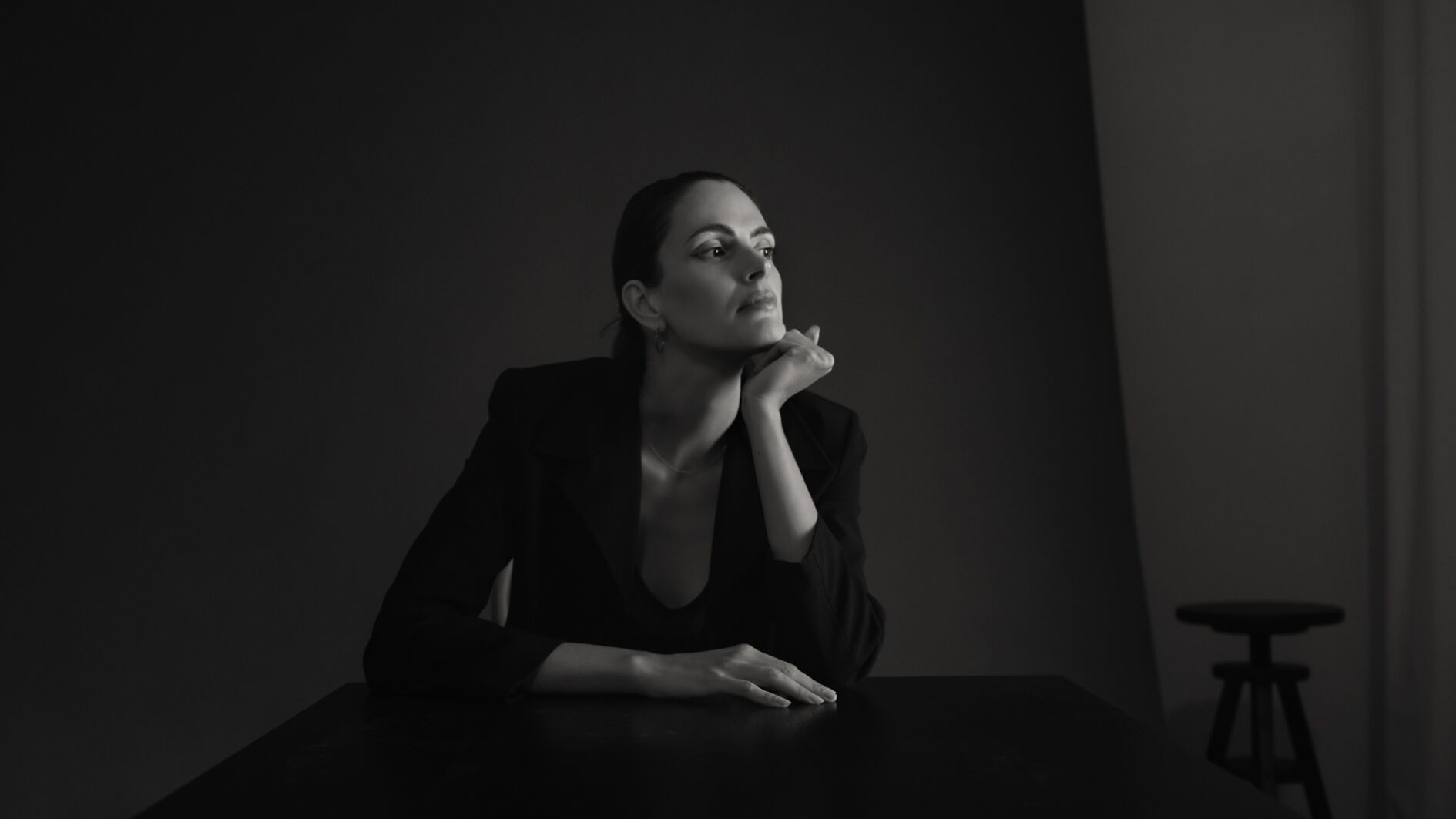 KIANA R. –  Episode 1 … von einem ersten Studio-Shooting in 2022