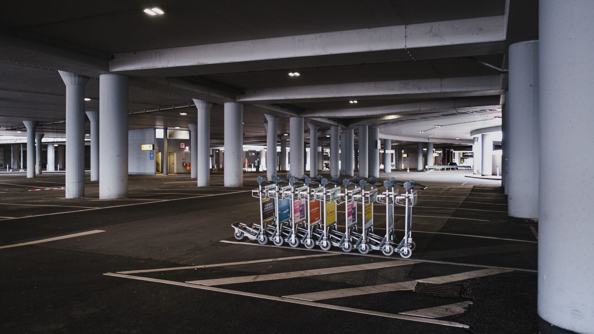 Die »Drive-In-Pop-Up-Gallery" … Parkhaus P1 am CNG Flughafen - Teil 1
