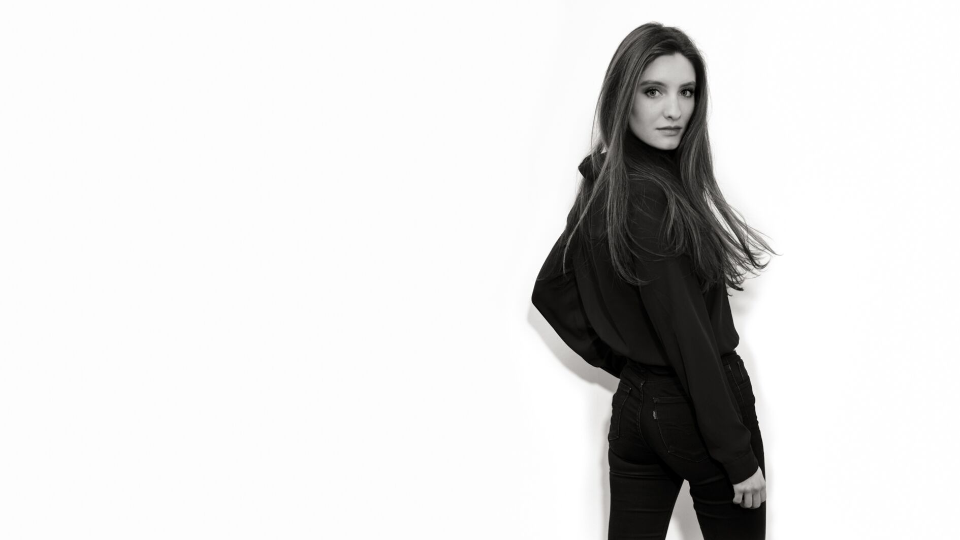»Endless Face« … NINA Corz – von einem ersten Studioshooting 2019