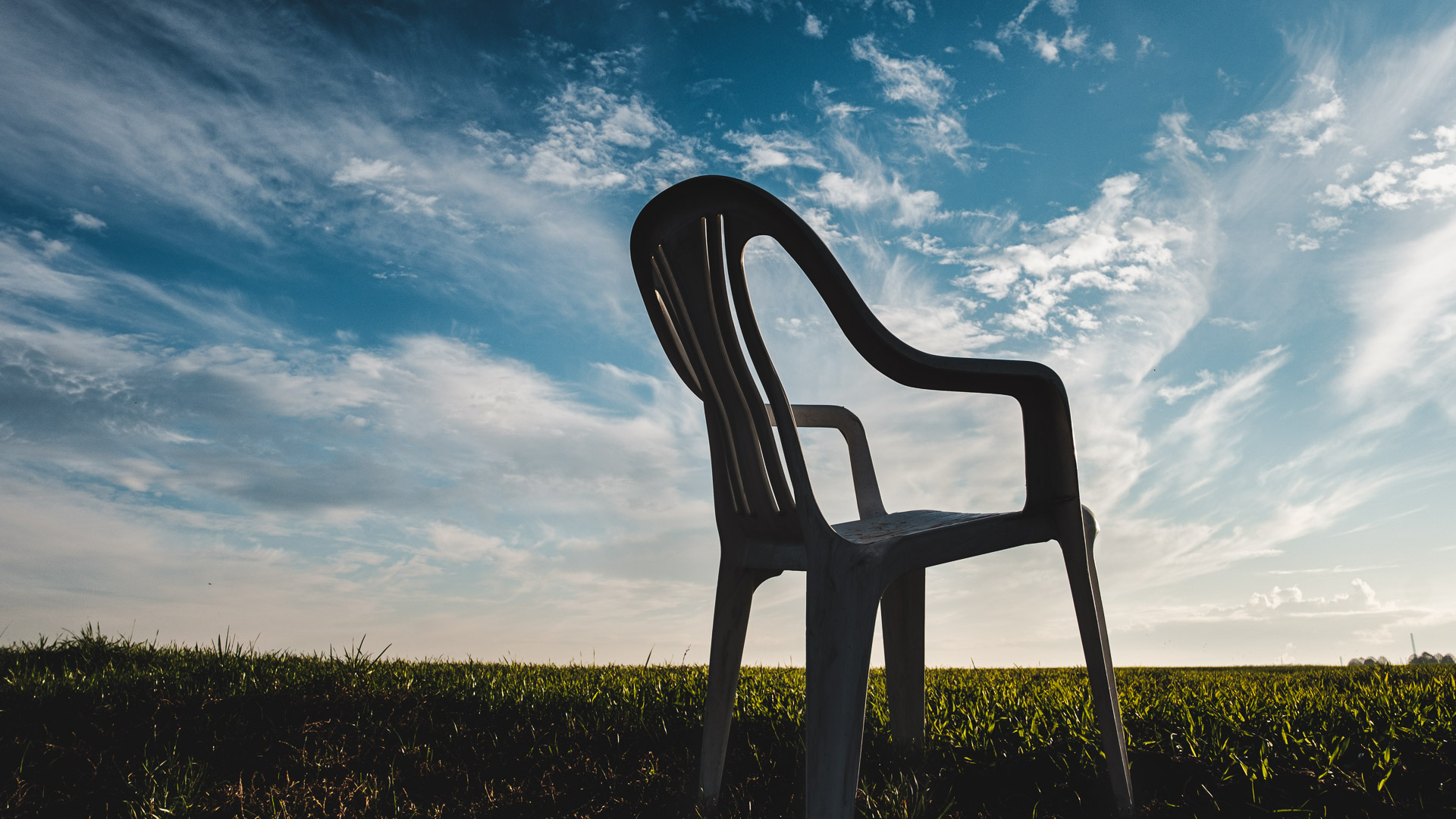 corona-2020-06 - Corona und kein Ende … in den Feldern und ein Stuhl
