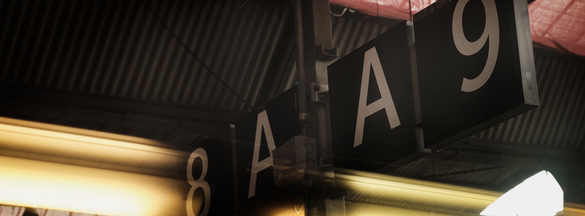 Von einem Trip nach Brüssel zur Ausstellung »Untold Stories« von Peter Lindbergh … Bilder im Panoramaformat der XPan – 2023